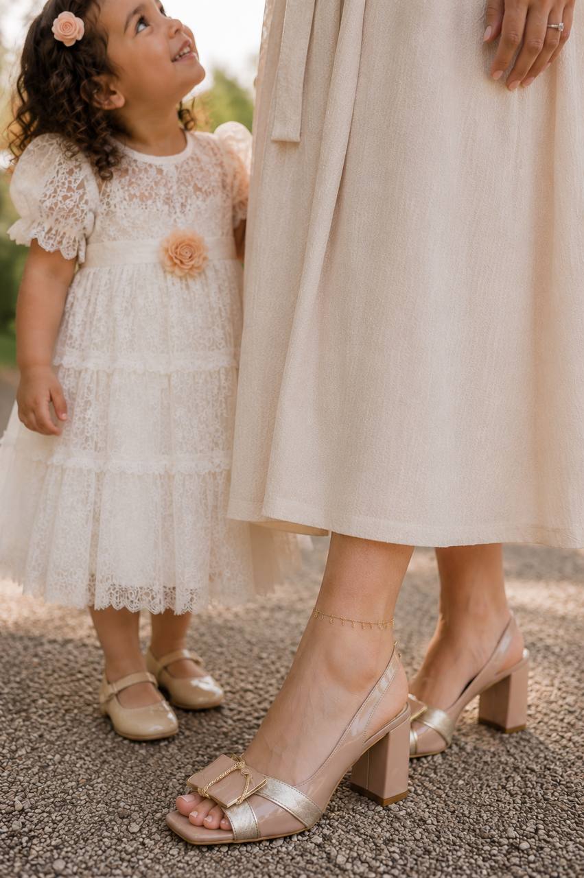 Mira • L. Fashion — válogatott gyermekruhák és bőrcipők